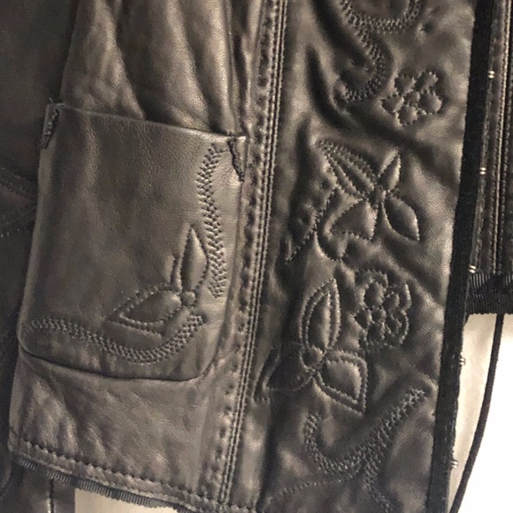 Tahari Black Embossed Black Leather Jacket w Mandarin Collar & Bell Sleeves XS - Picture 7 of 14